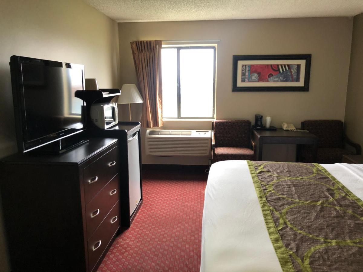 The Inn&Suites Sw Omaha Extérieur photo