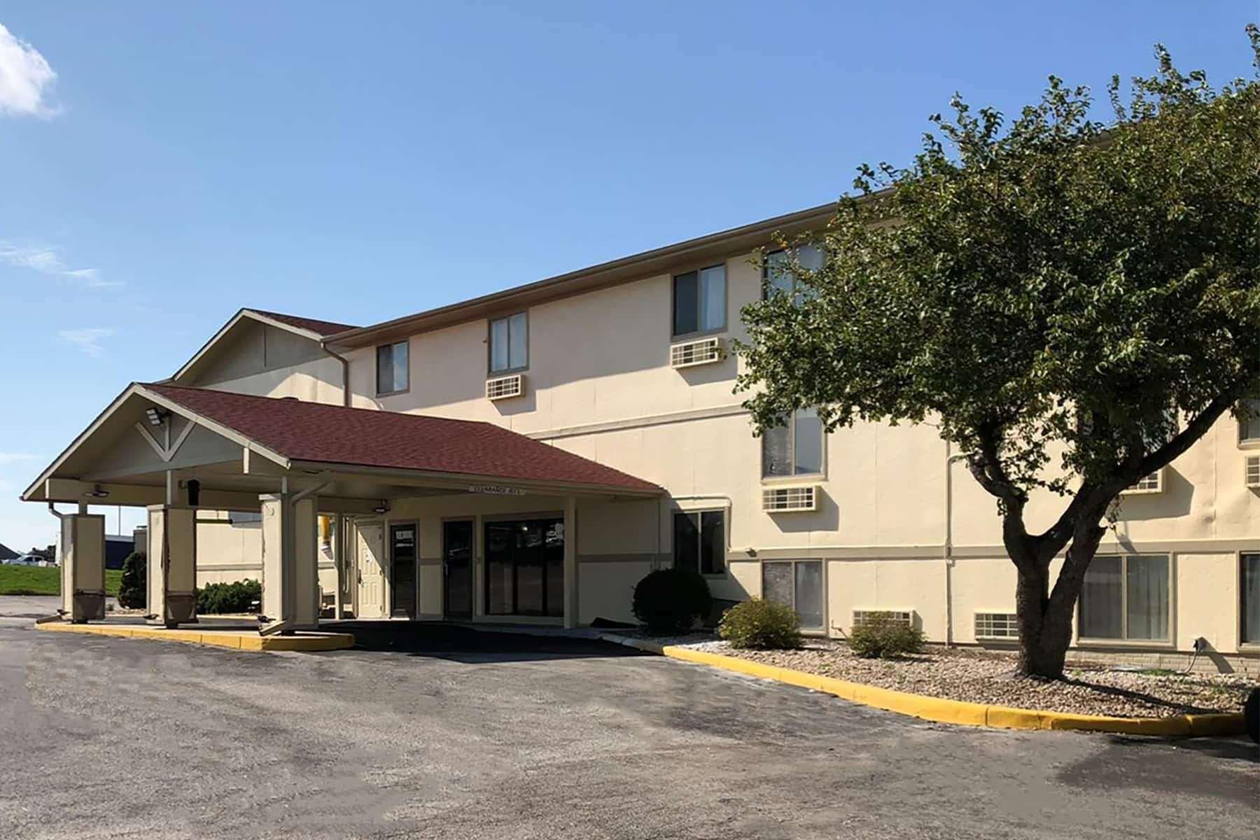 The Inn&Suites Sw Omaha Extérieur photo