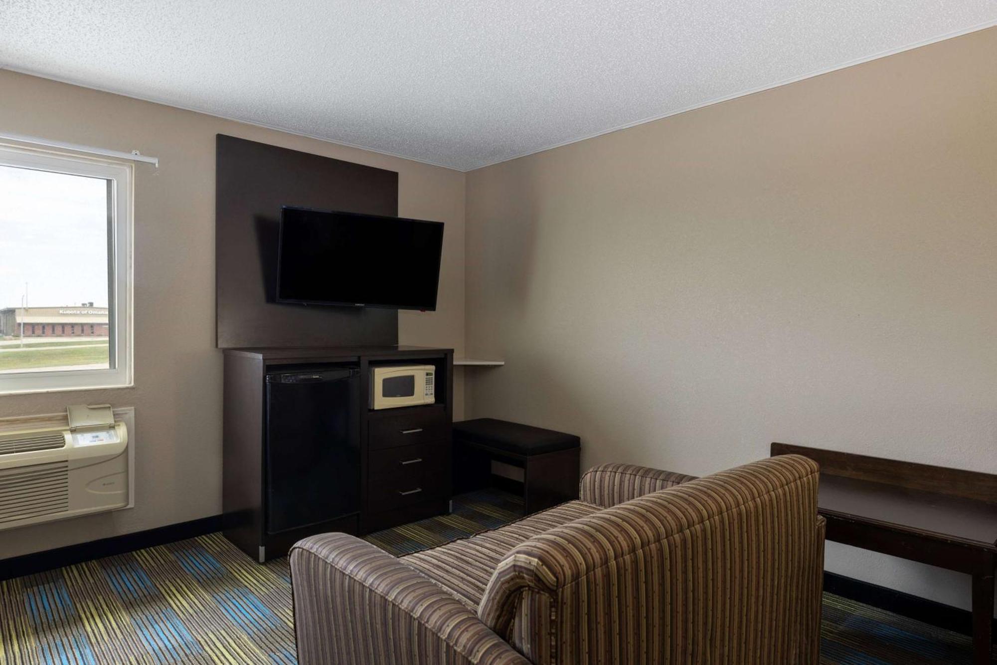 The Inn&Suites Sw Omaha Extérieur photo
