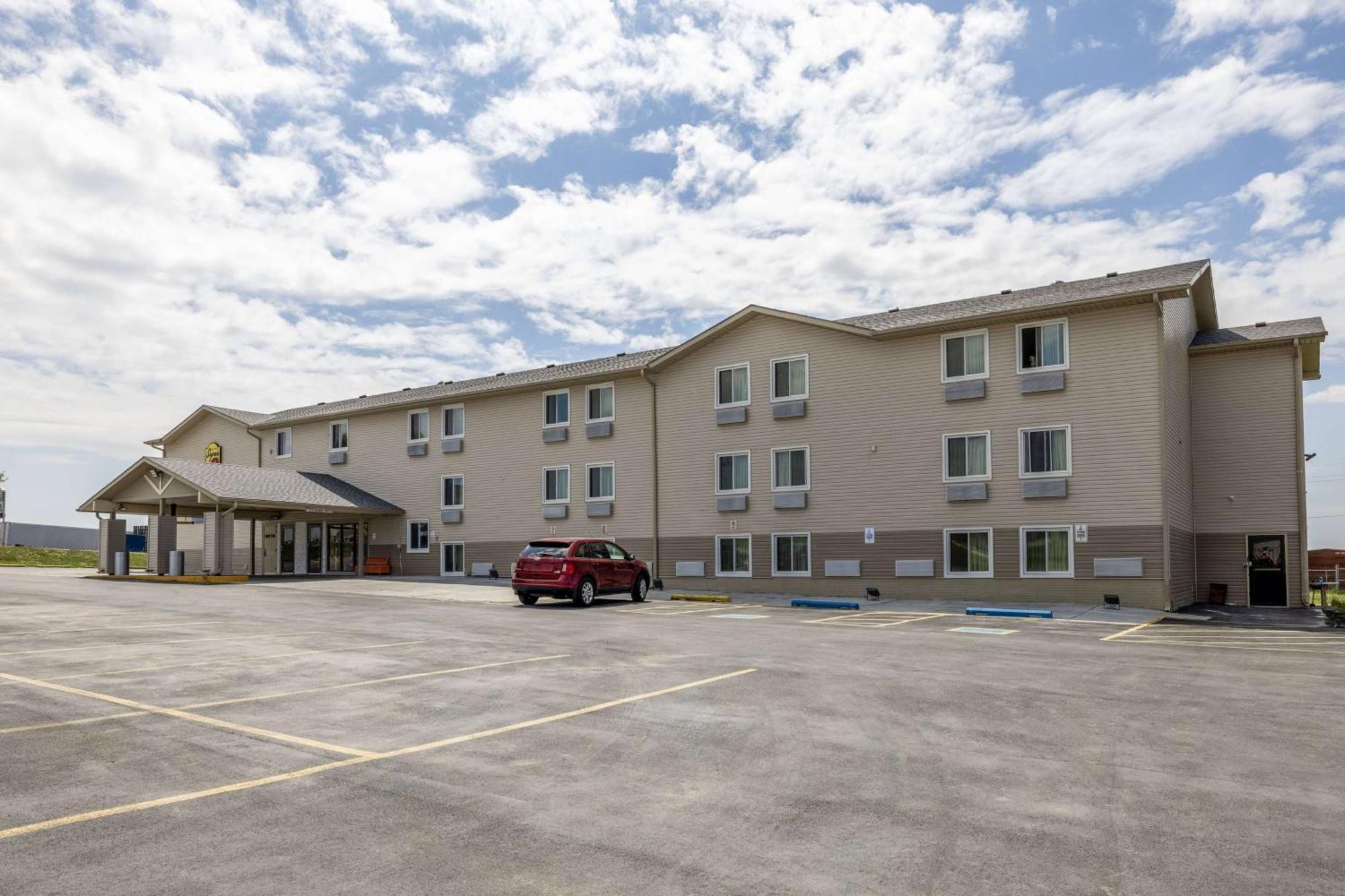 The Inn&Suites Sw Omaha Extérieur photo
