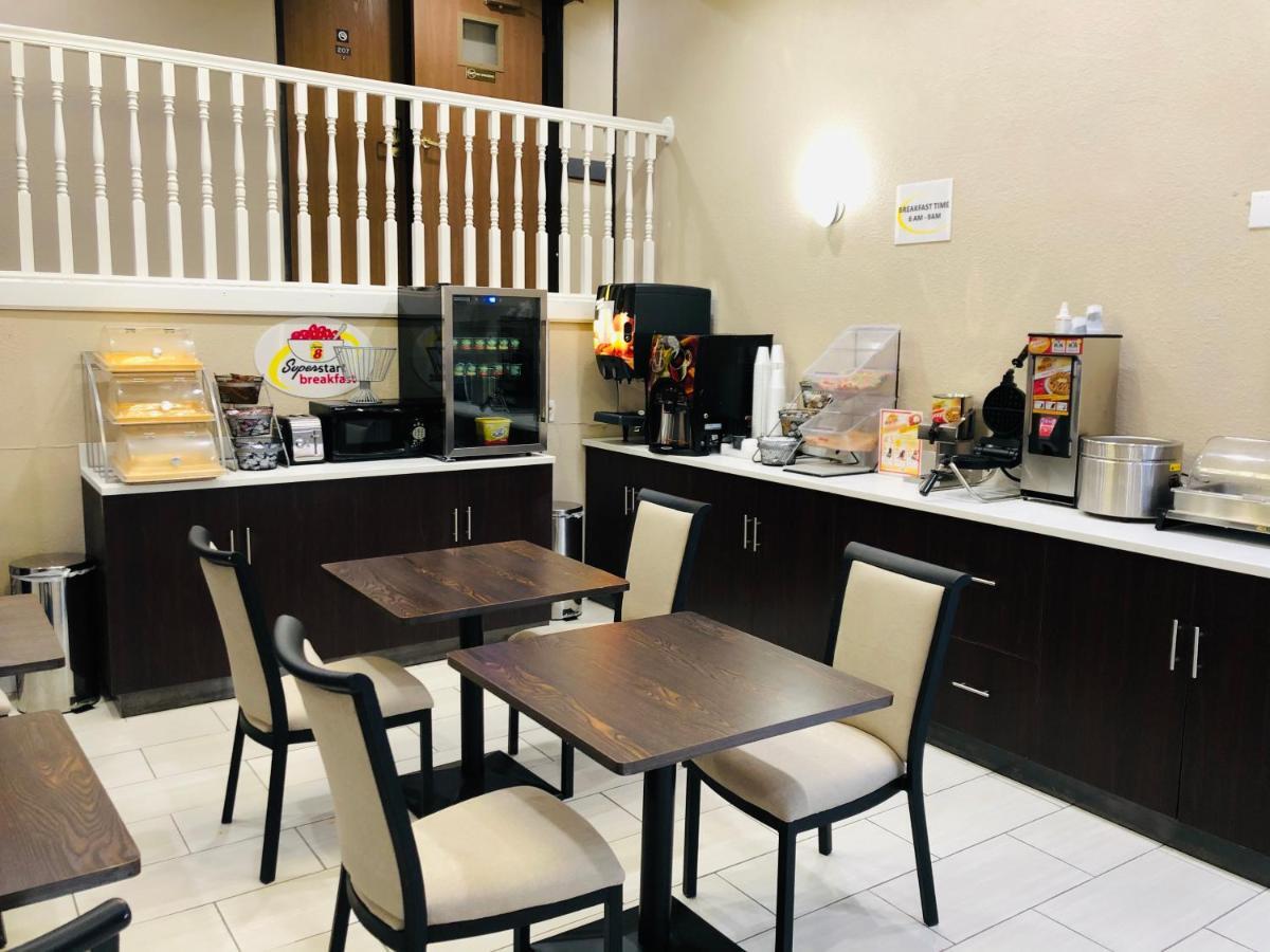 The Inn&Suites Sw Omaha Extérieur photo
